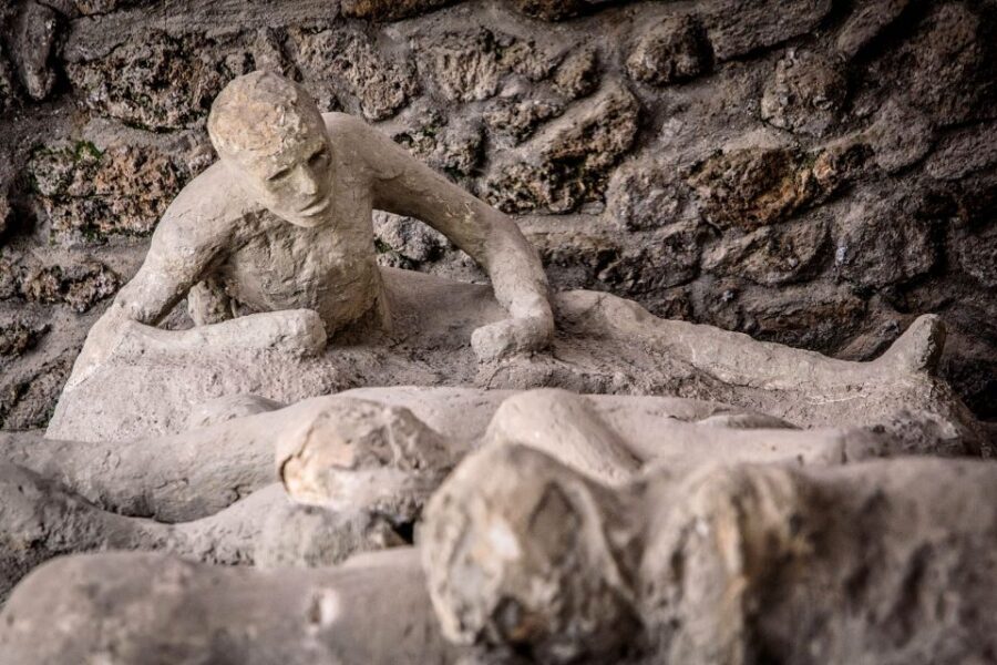 Pompeii VIP 3h Tour: Skip-the-line with your Archaeologist - Domus and restoration zones: House of Golden Cupids and the newly opened rooms