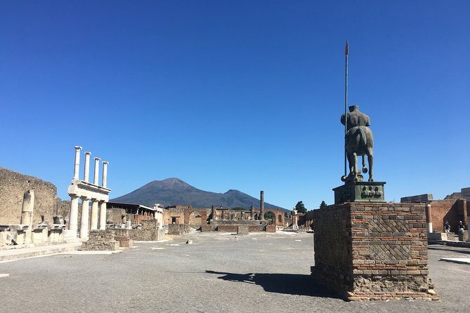 Pompeii with an archaeologist, small group!!! - The archaeologist guide: how you turn ruins into Roman life