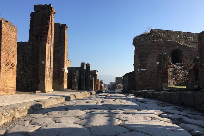 Pompeii with an archaeologist, small group!!! - Photography in the late day: how to get shots without losing your place