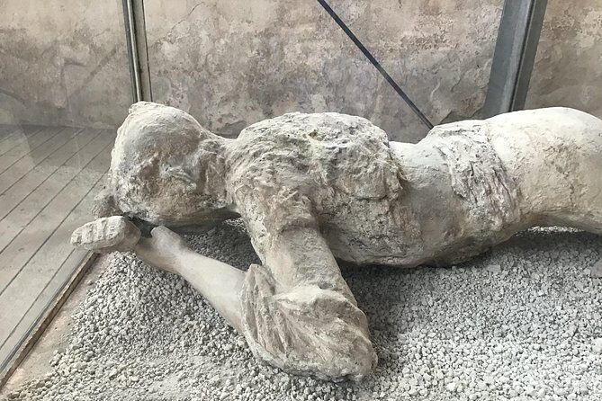 Pompeii with an archaeologist, the original!!! - Small private group, big clarity: up to 8 people