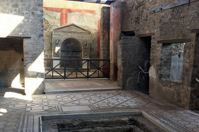 Pompeii with an archaeologist, the original!!! - Meeting at Ristorante Suisse: easy start, no wandering needed