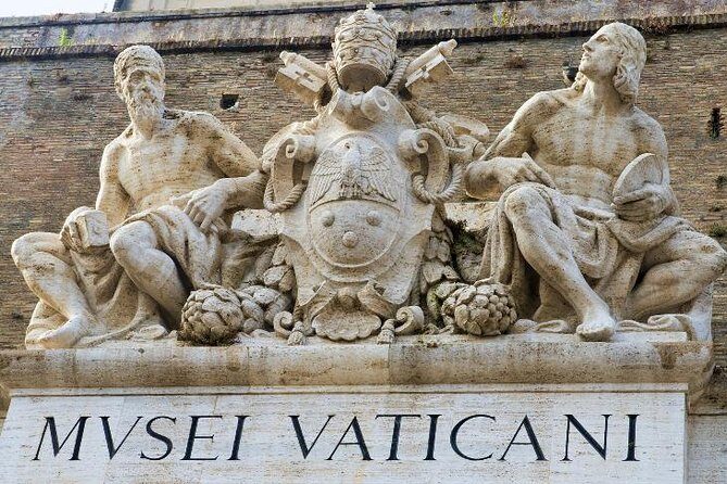 Post Cruise Rome (Driver Only/Self Touring) - Trevi Fountain: famous for a reason, crowded by design