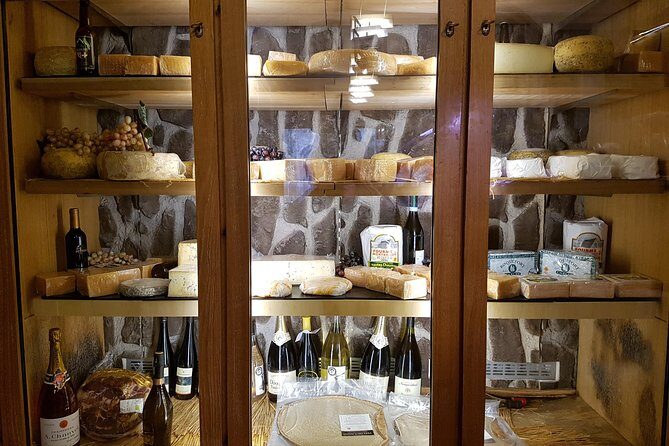 Private 2-Hour Italian Cheese and Wine Tasting in Rome - The wine pairing part: how to taste like the sommelier