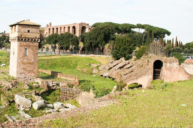 Private Circus Maximus and Aventine Keyhole Tour - Santa Sabina and Aventine churches: art, relics, and centuries layered