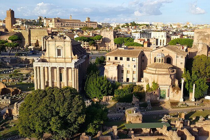 Private Colosseum Roman, Forum and Palatine Hill Tour - Palatine Hill: where emperors lived, and how power shaped the city