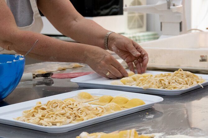 Private Cooking Classes in Rome! - Prosecco, snacks, and the Chef Matteo vibe