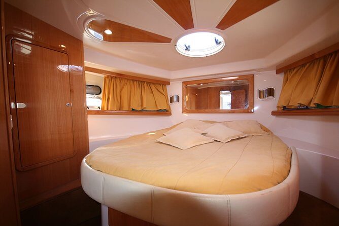 Private Cruise from Naples to Capri and Amalfi Coast - yacht 40' - Who this Naples-to-Capri yacht day fits best