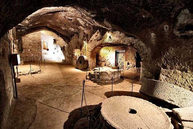 Private Day Trip from Rome to Orvieto and Civita di Bagnoregio - Duomo di Orvieto: The Corporal of Bolsena and Pope Urban IV’s Cathedral