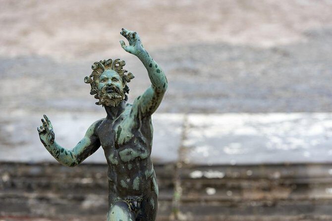 Private Day Trip Rome to Pompeii & Amalfi Coast tickets included - Should You Add the 170-Euro Licensed Guide at Pompeii?