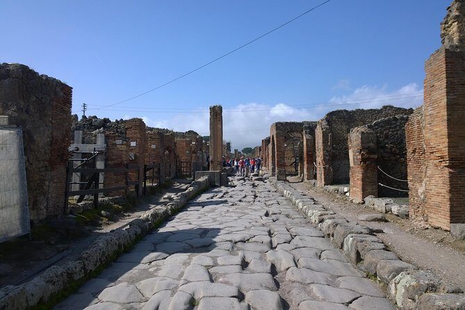 Private daytour medieval castles from Civitavecchia port - Orvieto and the Duomo di Orvieto: big Gothic energy in about an hour