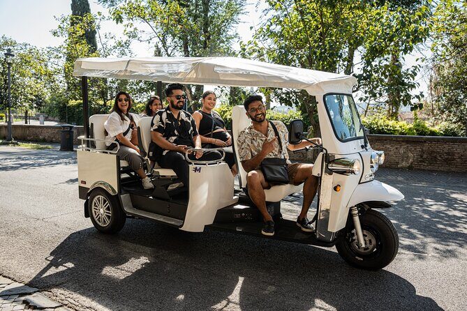 Private Electric Tuktuk Tour of Rome with Prosecco and Pickup - Guides make the difference: the names I’d look for