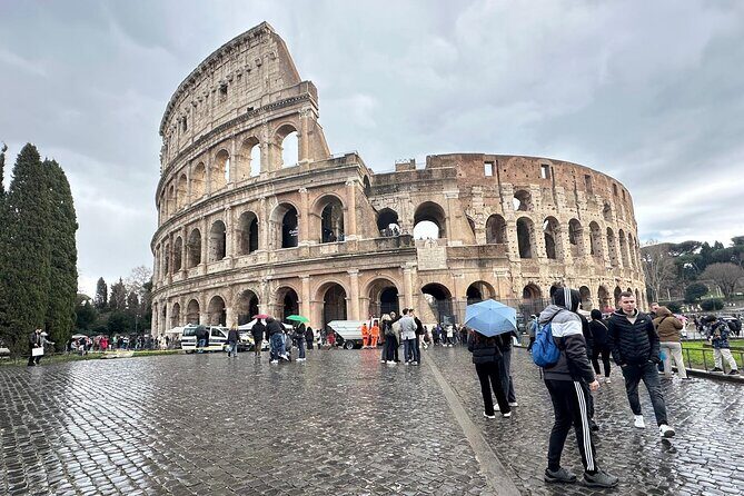 Private Full Guided Tour of Colosseum Roman Forum & Palatine Hill - Entering the Colosseum without losing your morning