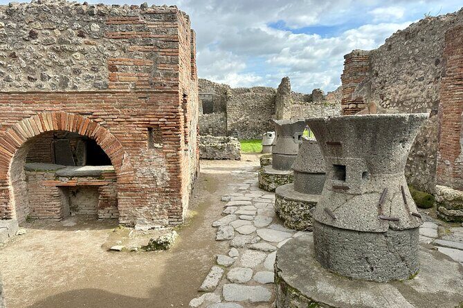 Private Guided Tour of Pompeii Excavations - Price and value: what $300.40 per group really means