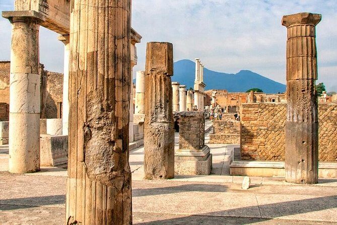 Private Guided Tour of Pompeii. Sunset Tour - Meeting at Porta Marina: the simplest way to start right