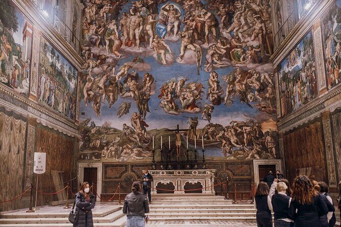 Private Guided Tour of Vatican Museums & Sistine Chapel - The guides: what the experience feels like with a human who knows the flow
