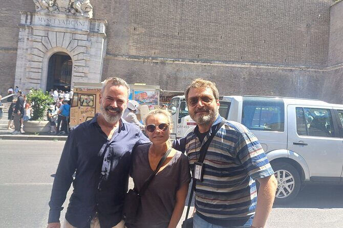 Private Guided Tour of Vatican Museums & Sistine Chapel - Vatican Museums highlights: spiral staircase, Raphael, Laocoön, Maps, and more