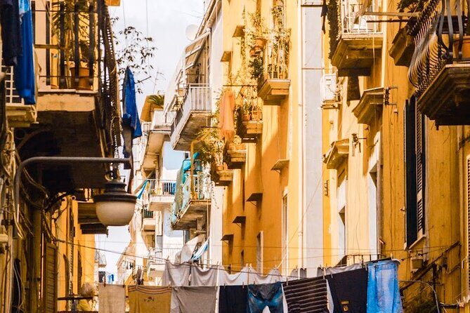 Private Naples Culinary Tour: Pizza, Wine & Local Tastings - The central decuman square and what it adds to your food story