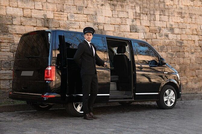 Private One way Transfer Rome Fiumicino Airport to Rome - The 40-Minute Ride: Comfort, Air-Conditioning, and Privacy