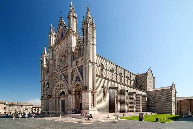 Private Orvieto Daytrip from Rome with Winery Visit - The winery stop: Palazzone or Cantine Neri, 45 minutes that taste like the countryside