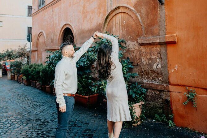 Private Photoshoot in Rome - Wedding package: one chosen location and 90 minutes of Rome