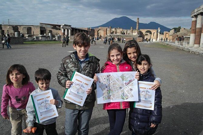 Private Pompeii and Vesuvius with Wine Tasting and Full Tickets - Vesuvius National Park: a short hike to the crater with wind in your face