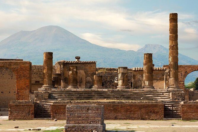 Private Pompeii Day Trip from Rome - The big decision: self-guided ruins or hiring an on-site guide