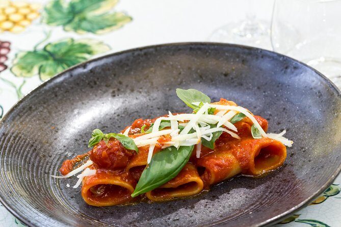 Private Pompeii Tour with Organic Wine Tasting & Lunch - Who should book this private Pompeii + winery day