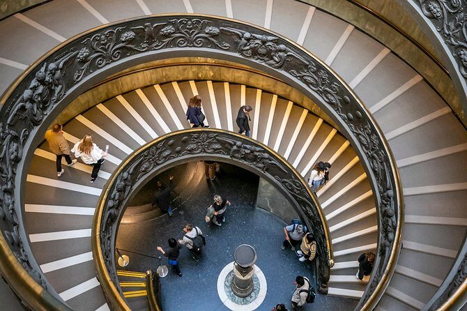 Private Sistine Chapel & Vatican Highlights Tour with Fast Access - St. Peter’s Square Finale: Pope’s Palace Views and Bernini Statues