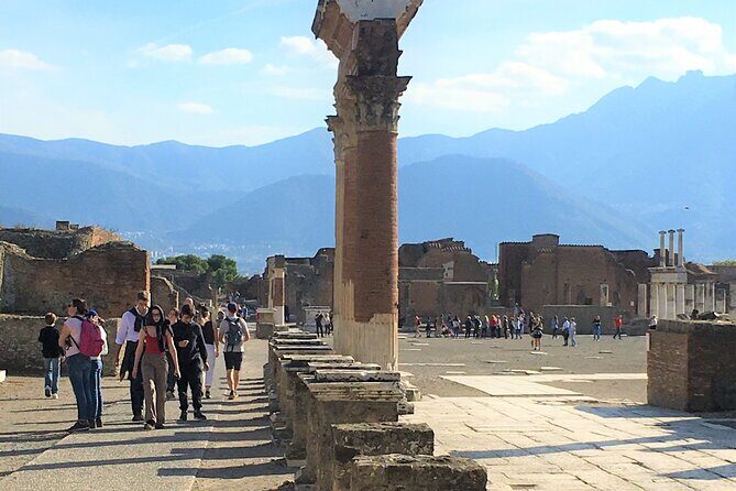 Private Skip The Line Archeo Tour Of Pompeii - Meeting at Piazza Esedra and planning your entry day