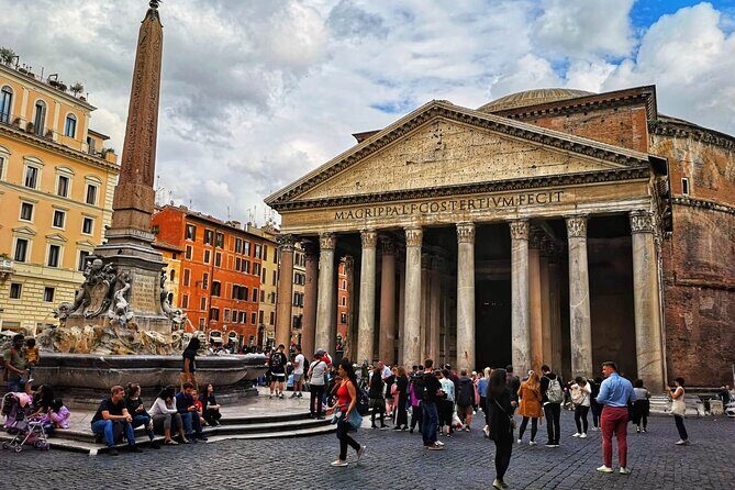 Private Stroll of the Artists in Rome: Best Squares & Fountains Tour - Tempio di Adriano: a quieter stop that adds context fast