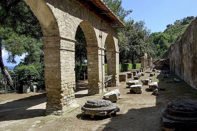 Private Tour from Naples to Phlegrean Fields, Pozzuoli, and Cuma - Food, snacks, and a driver who knows where to look