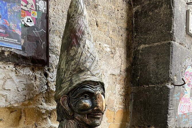 Private tour of Naples with street food tasting - A 3-hour Naples mix of monuments and street life