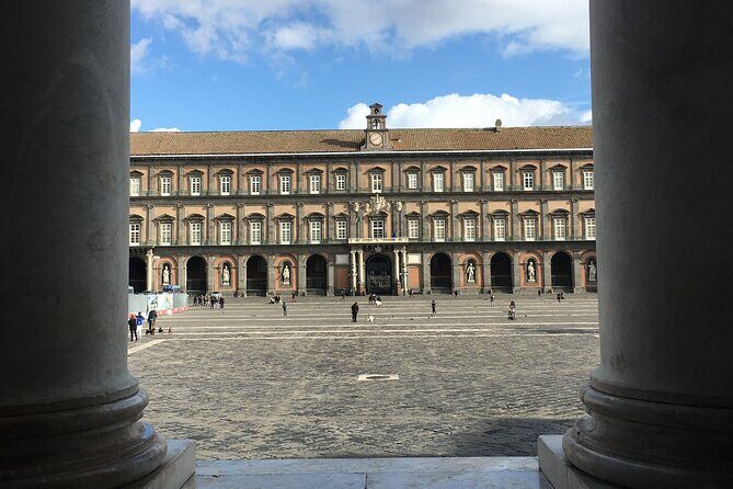Private tour of Naples with street food tasting - via dei presepi and decumanus major: nativity scenes and ancient street lines