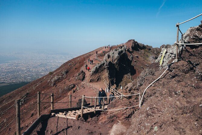Private Tour of Pompeii, Herculaneum and Vesuvius from Naples - Mount Vesuvius hike: crater views and the Good Giant mindset