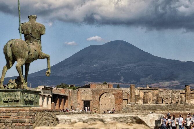 Private Tour Pompeii and Sorrento from Naples - Pompeii Archaeological Park in about 2 hours: tickets, priorities, and optional expert help