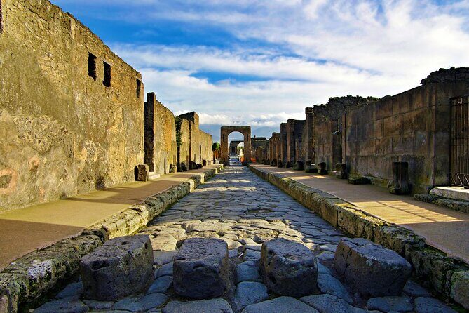 Private Tour: Pompeii and Sorrento from Rome - Sorrento Break: Cloister, Basilica, and the Sea-Facing Time to Roam