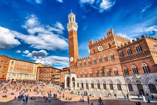 Private Tour to Siena and San Gimignano from Rome - Siena stop: Piazza del Campo and the view-finding game