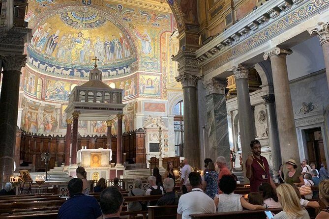 Private Tour - Trastevere and Villa Farnesina - Walking through Trastevere: the district that makes Rome feel real