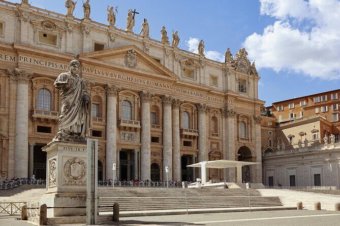 Private Tour Vatican Museums & Sistine Chapel Skip the line - Vatican Museums: Raphael Rooms and the Gallery of Maps in Record Time