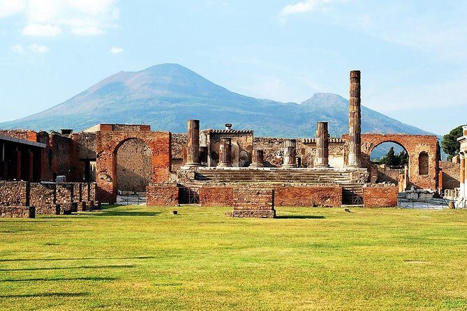 Private Transfer from Naples to Sorrento with Stop at Pompeii - Naples station and airport pickup: where things can go right fast