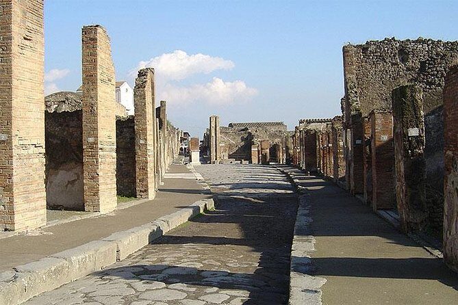 Private Transfer from Naples to Sorrento with Stop at Pompeii - En route tips: small moments that make the ride better