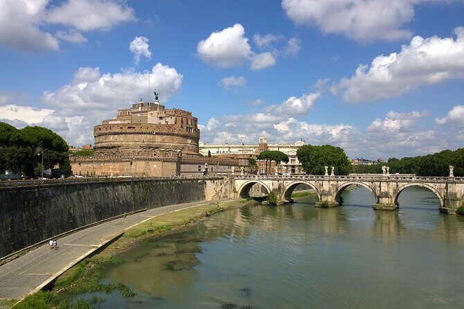 Private Transfer from Rome Fiumicino airport to/from Rome - Your ride setup: private vehicle, luggage, and group size