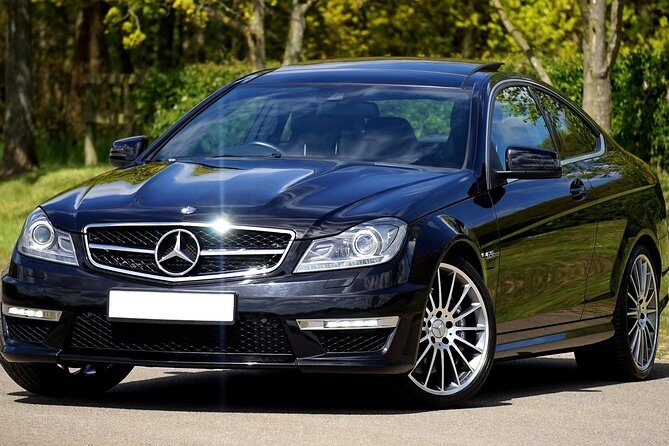 Private Transfer: Naples Hotel, Airport,Train Station to Sorrento - What you actually ride in: private car or Mercedes-style van