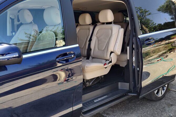 Private transfer: Sorrento to Rome and Vice Versa - English-speaking drivers who help more than just steering