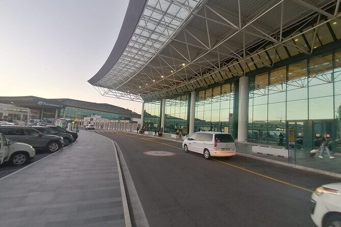 Private transport from Fiumicino Airport to Rome City or vice versa - Luggage rules and add-ons you should not ignore