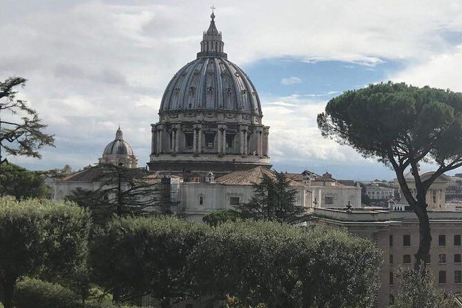 Private Transport from Rome Hotels to the Vatican City - The 20-minute ride: air-conditioned comfort and Rome traffic reality