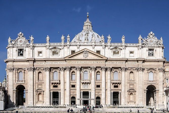 Private Vatican Museums, Sistine Chapel and St Peter's Basilica Tour - Sistine Chapel in 30 minutes: what to focus on besides the crowd