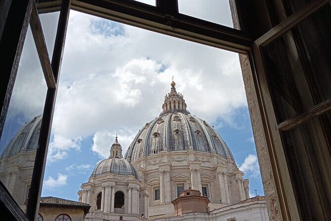 Private Vatican Museums, Sistine Chapel Highlights Tour - Gallery of Tapestries and Maps: what to look for besides decoration
