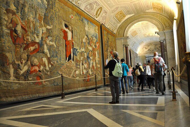 PRIVATE Vatican, Sistine Chapel & St. Peter's Basilica (shortcut) - Starting at the Vatican Museums: what “official guide” really means