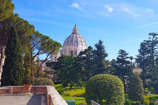 PRIVATE Vatican, Sistine Chapel & St. Peter's Basilica (shortcut) - Galleria delle Carte Geografiche to Sistine Chapel: from maps to meaning